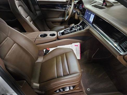 Used 2020 Porsche Panamera RWD image 22