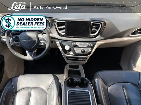 Used 2022 Chrysler Pacifica Touring-L FWD image 9