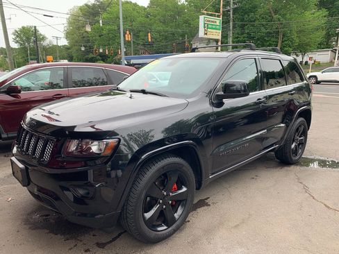 Used 2014 Jeep Grand Cherokee Altitude AWD/4WD image 7