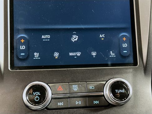 Used 2024 Ford Edge ST-Line image 24