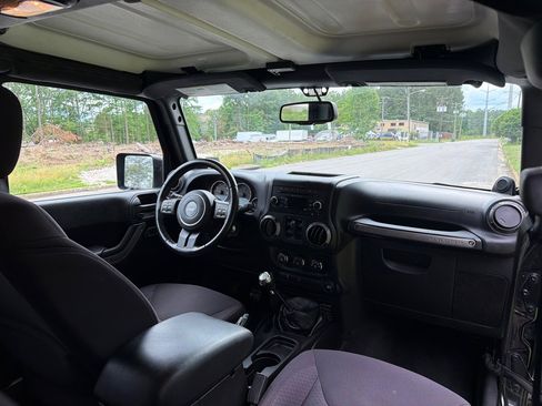 Used 2014 Jeep Wrangler Unlimited Sport w/ Quick Order Package 23S AWD/4WD image 11