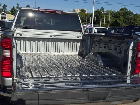 Used 2024 Chevrolet Silverado 2500 LT w/ Convenience Package AWD/4WD image 9