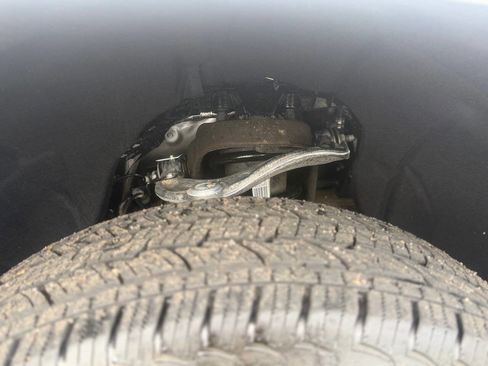 Used 2025 Chevrolet Silverado 1500 W/T image 40