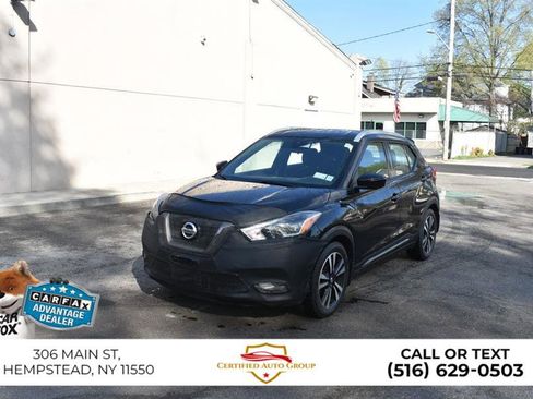 Used 2020 Nissan Kicks SR image 2