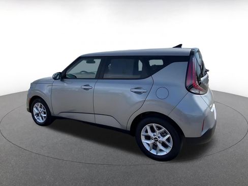 Used 2025 Kia Soul LX w/ LX Technology Package image 10