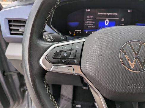 Certified 2023 Volkswagen Taos SE FWD image 28