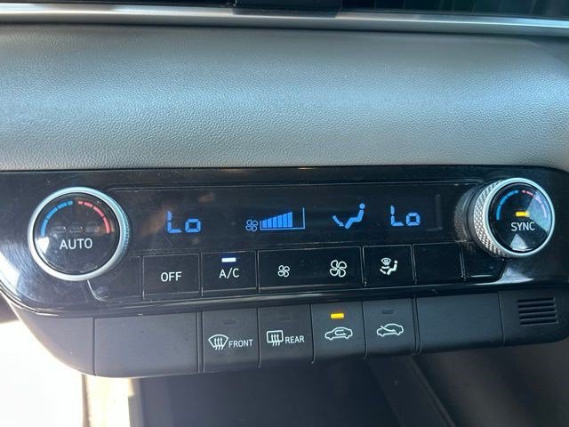 Used 2023 Hyundai Elantra SEL FWD image 28