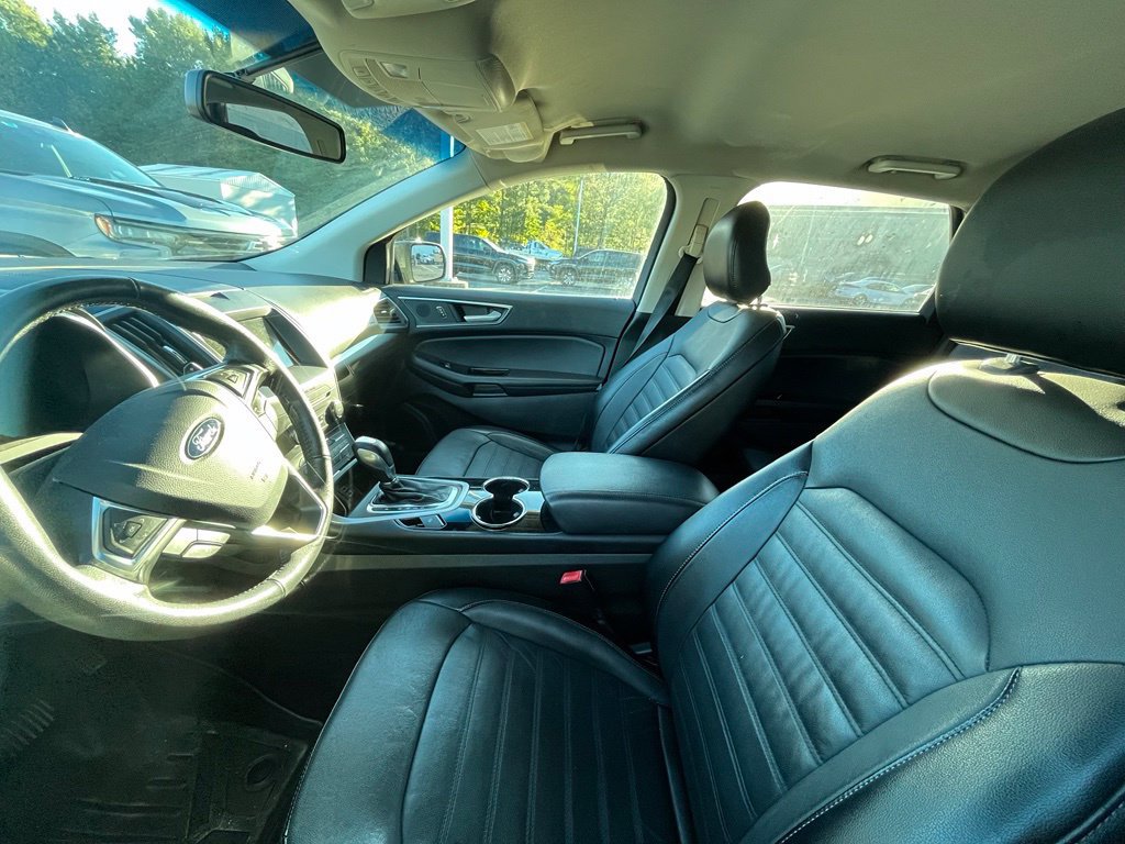 Used 2018 Ford Edge SEL w/ Equipment Group 201A AWD/4WD image 9