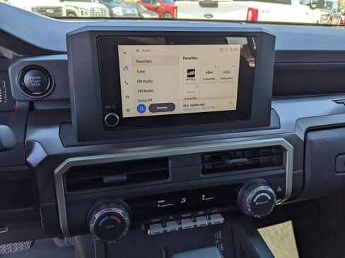 Used 2025 Toyota Tacoma SR5 image 21