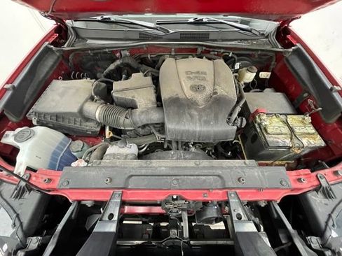 Used 2023 Toyota Tacoma TRD Sport w/ Black Out Package (TMS) AWD/4WD image 18
