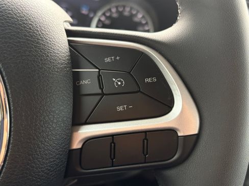 Used 2023 Jeep Renegade Altitude AWD/4WD image 26
