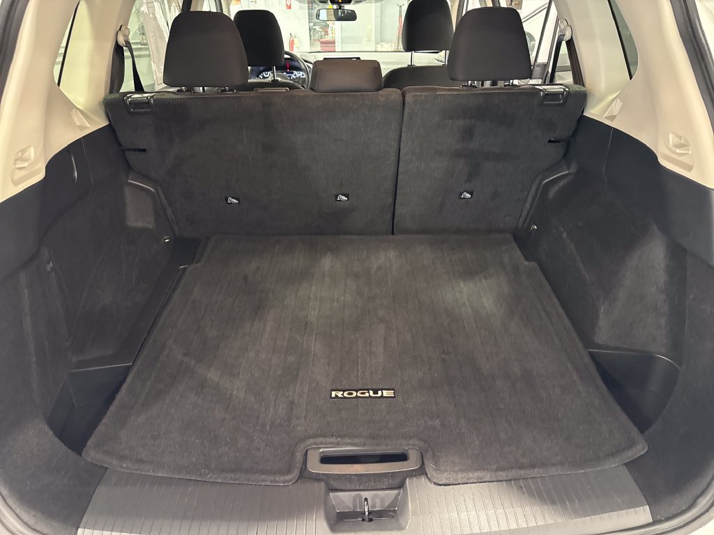 Used 2024 Nissan Rogue SV AWD/4WD image 38