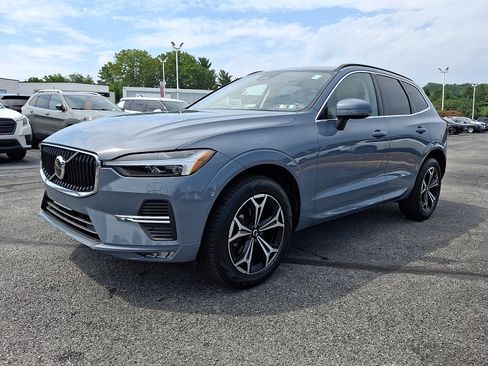 Used 2022 Volvo XC60 B5 Momentum w/ Climate Package AWD/4WD image 3