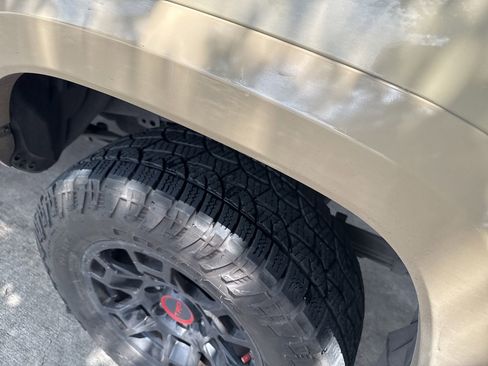 Used 2017 Toyota Tacoma TRD Sport AWD/4WD image 8