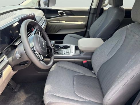 New 2026 Kia Carnival LX image 21