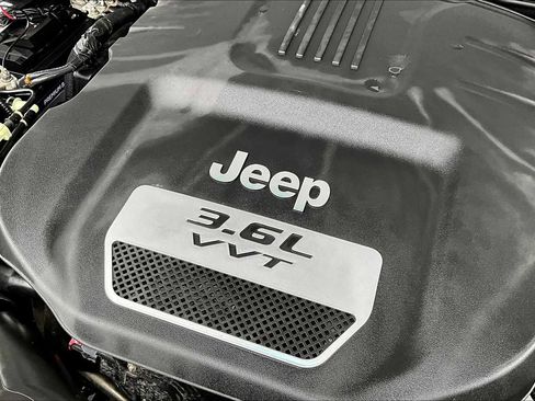 Used 2013 Jeep Wrangler Sport image 30