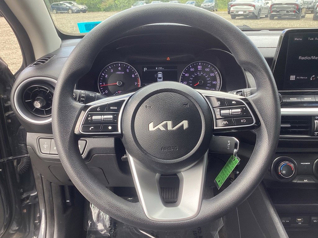 Certified 2023 Kia Forte LXS w/ LXS Technology Package FWD image 18