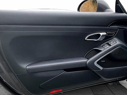 Used 2017 Porsche 911 Carrera 4 image 22