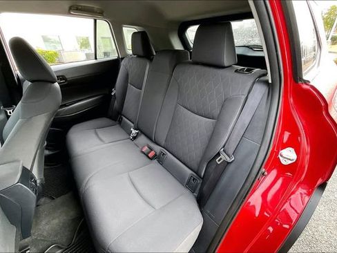 Used 2023 Toyota Corolla Cross LE image 19