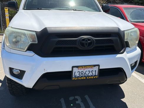 Used 2015 Toyota Tacoma PreRunner w/ SR5 Package RWD image 5
