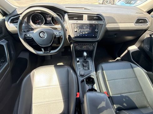 Used 2021 Volkswagen Tiguan SE w/ Panoramic Sunroof Package AWD/4WD image 16