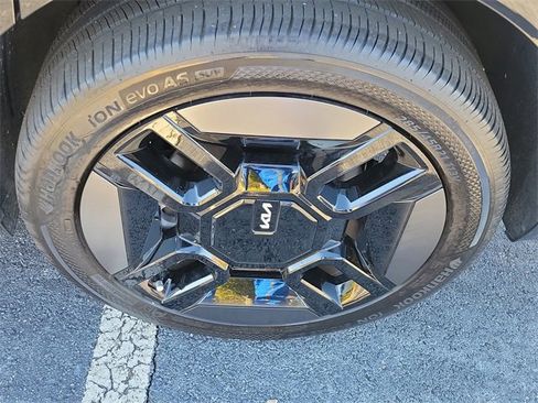 Certified 2024 Kia EV9 GT-Line image 8