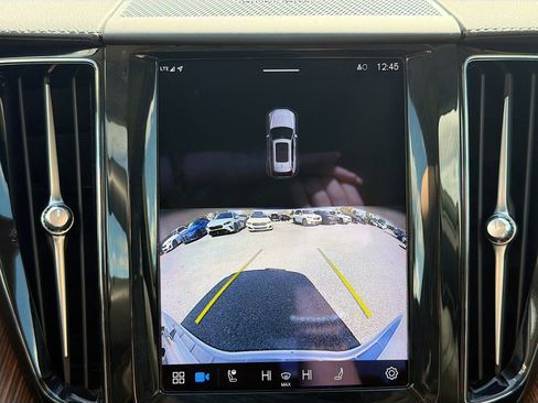 Used 2023 Volvo XC60 B5 Ultimate w/ Climate Package image 33