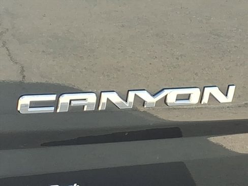 Used 2016 GMC Canyon SLE w/ All Terrain Package image 11