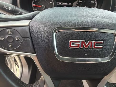 Used 2018 GMC Terrain SLE image 17
