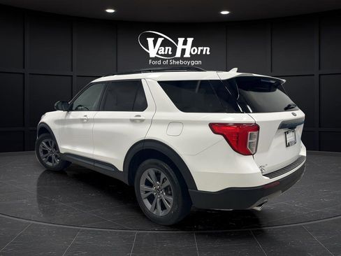 Used 2024 Ford Explorer XLT w/ Equipment Group 202A AWD/4WD image 5