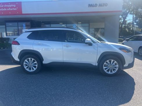 Certified 2024 Toyota Corolla Cross LE image 4