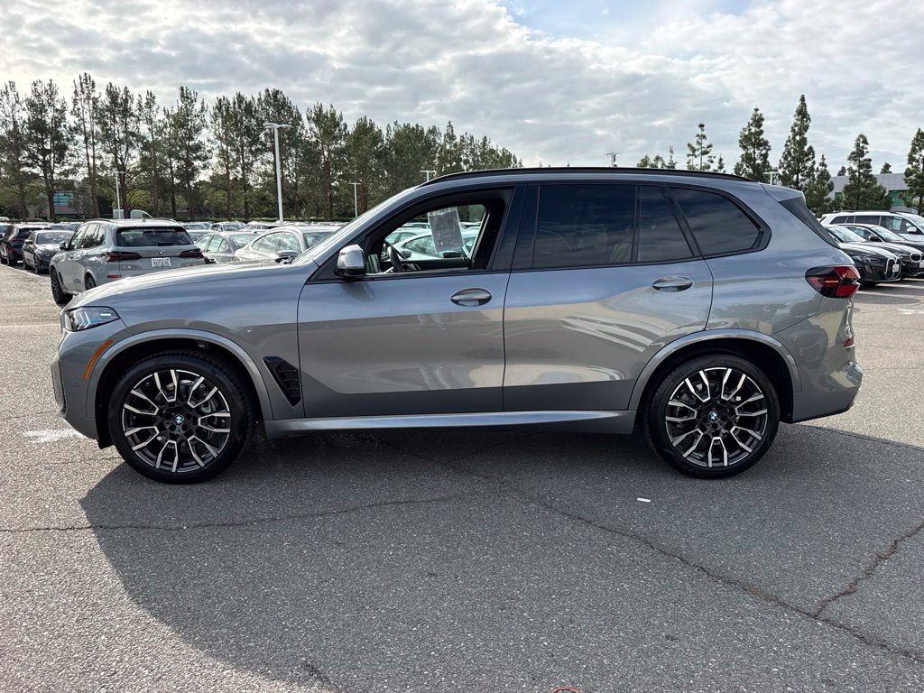 Used 2026 BMW X5 sDrive40i w/ M Sport Package RWD image 13