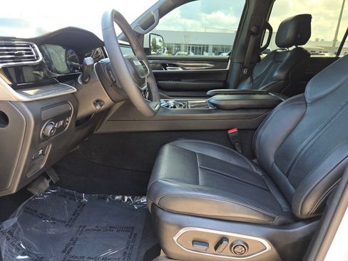 Used 2022 Jeep Wagoneer Series III w/ Flexible Seating Group RWD image 30