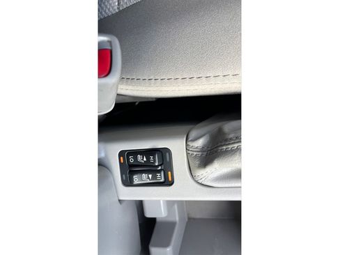 Used 2012 Subaru Forester 2.5X Premium w/ All-Weather Pkg image 18