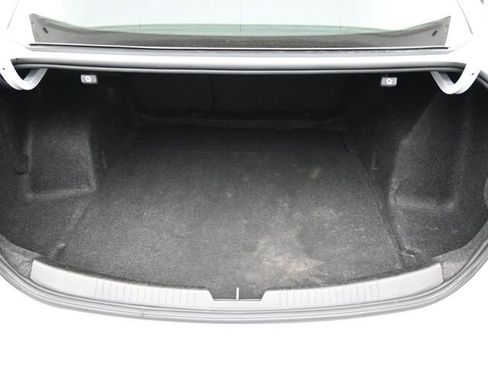 Used 2021 Chevrolet Malibu LT image 29