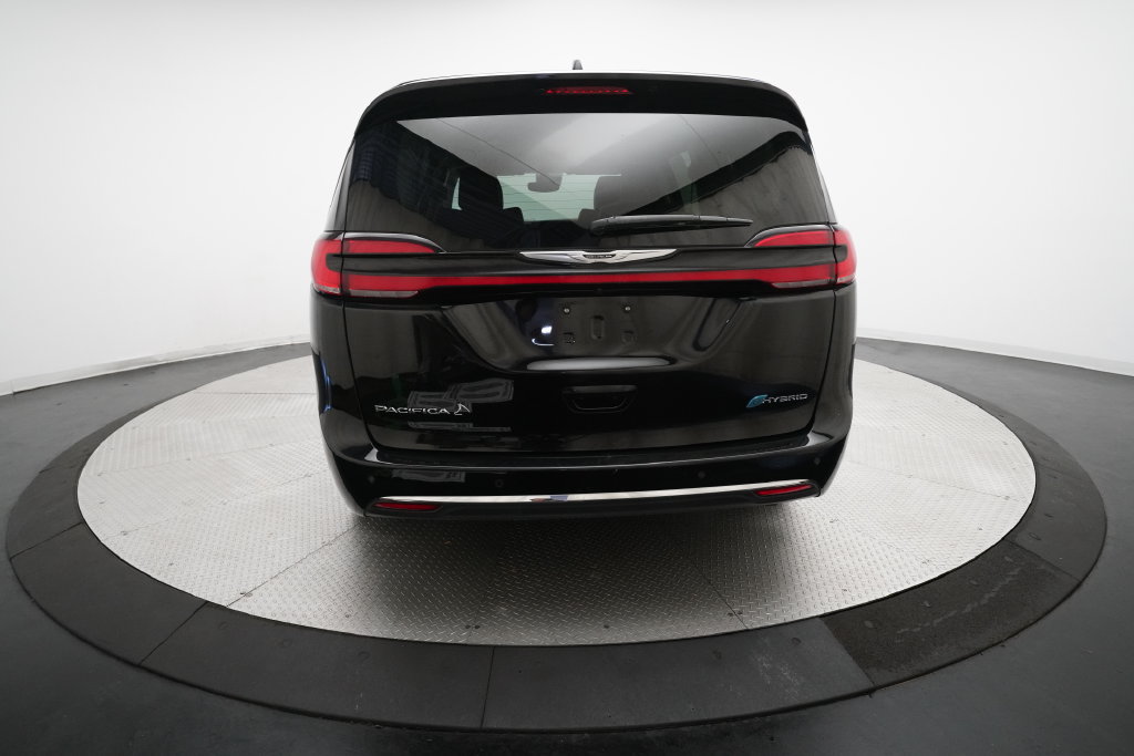Used 2024 Chrysler Pacifica Limited FWD image 26