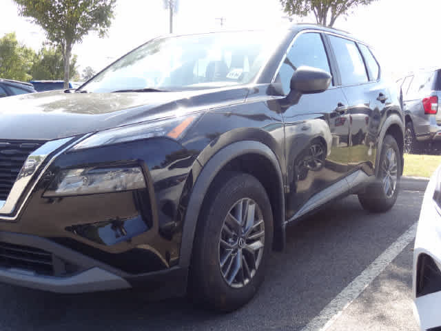 Used 2023 Nissan Rogue S AWD/4WD image 1