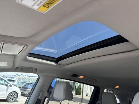 Certified 2025 Honda Odyssey EX-L image 17