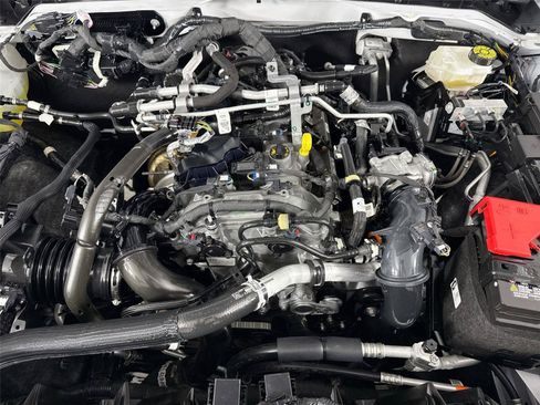 Used 2025 Ford Bronco 4-Door AWD/4WD image 38