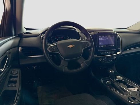 Used 2020 Chevrolet Traverse LT image 22