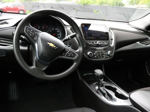Used 2025 Chevrolet Malibu LT image 13