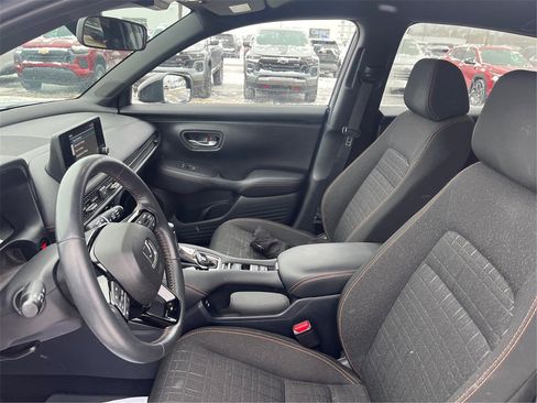 Used 2024 Honda HR-V Sport image 9