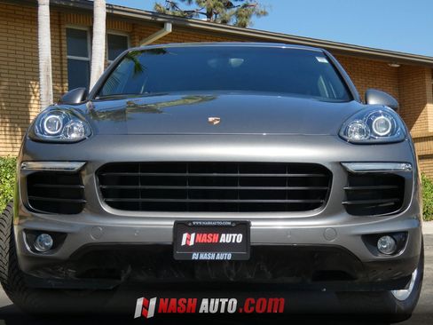 Used 2018 Porsche Cayenne AWD/4WD image 17