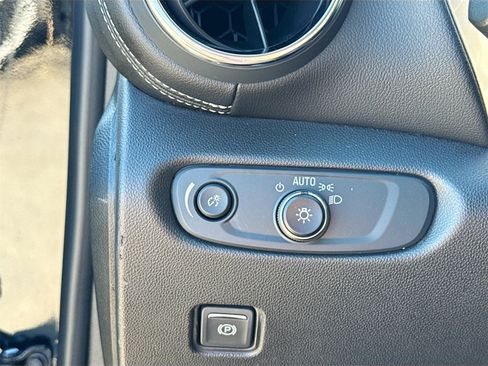 Used 2023 Chevrolet Blazer LT w/ Driver Confidence Package image 10