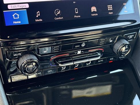 New 2025 Jeep Grand Cherokee L Limited w/ Black Appearance Package image 32