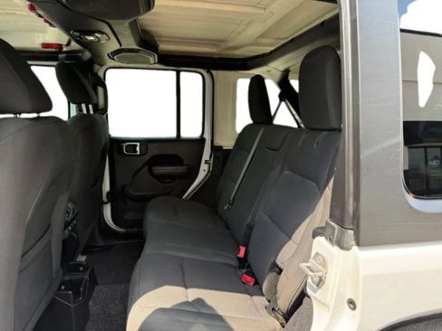 Used 2018 Jeep Wrangler Unlimited Sport S AWD/4WD image 13