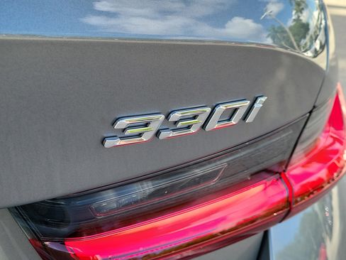 Used 2025 BMW 330i Sedan w/ Premium Package RWD image 5