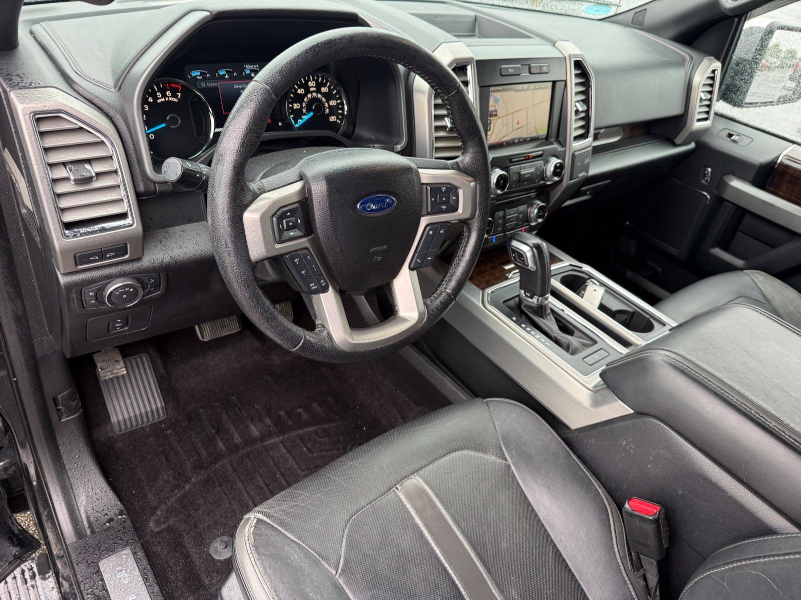 Used 2015 Ford F150 Platinum w/ Equipment Group 701A Luxury AWD/4WD image 2