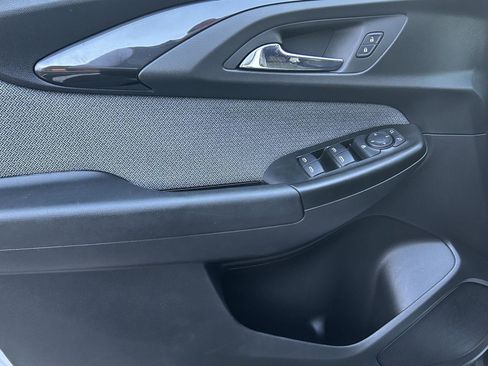 Used 2021 Chevrolet TrailBlazer LT w/ Convenience Package image 12