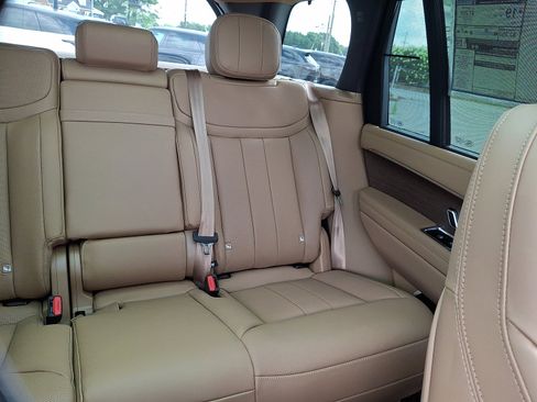 New 2025 Land Rover Range Rover SE image 17